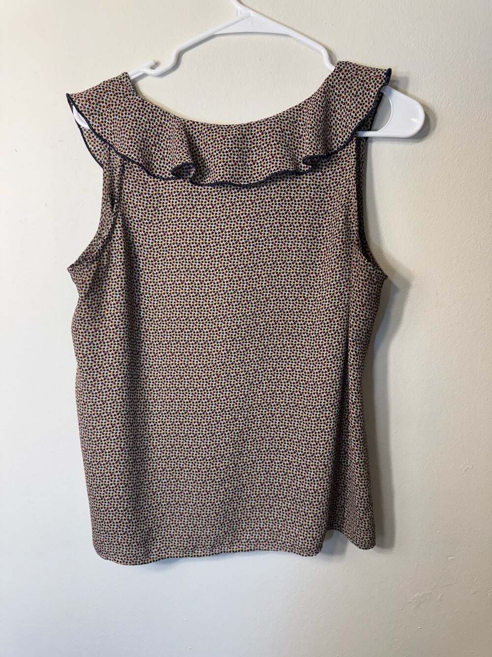 Cabi Stellar Sleeveless Ruffle Star Print Blouse Size Medium - Picture 2 of 3